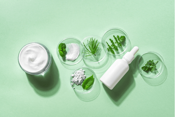 Extratos Botânicos Naturais para Rejuvenescimento da Pele Madura Feminina