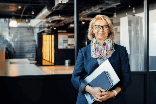 Cuidados Naturais para Mulheres Maduras a Partir dos 50 Anos com Rotina Atarefada